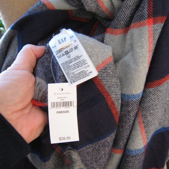NWT Plaid Gap Scarf - Picture 2 of 2